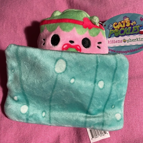 Kittens Vs Gherkins NWT opened package Cats Vs Pickles - Picture 7 of 7